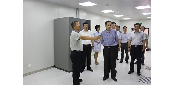 2016年6月17日，煙臺市政協(xié)副主席張行如到棲霞德豐調(diào)研指導(dǎo)工作